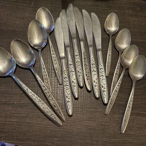Lot 14 Dinner Knives/Spoons & Soup SpoonsPETAL LANE Customcraft Stainless Taiwan